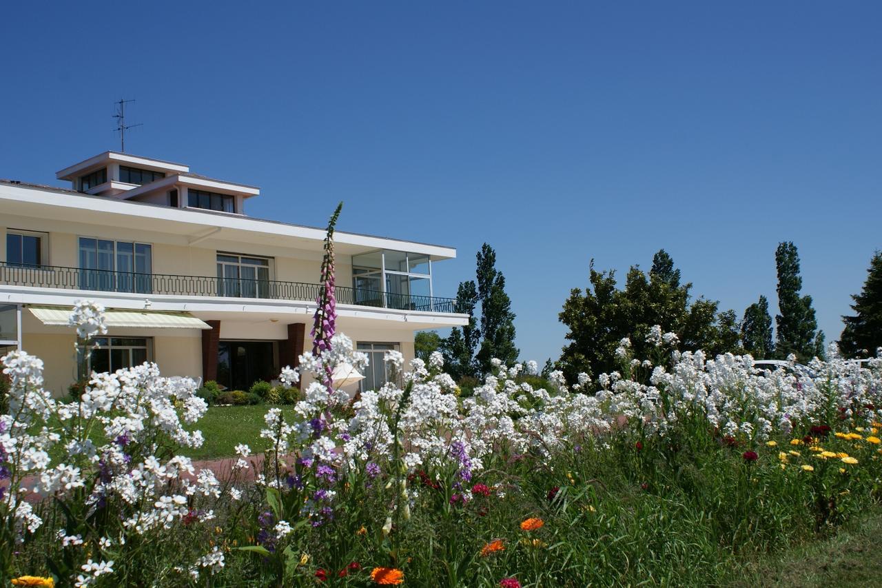 Villa Ayrault Chatillon-sur-Thouet Exterior photo